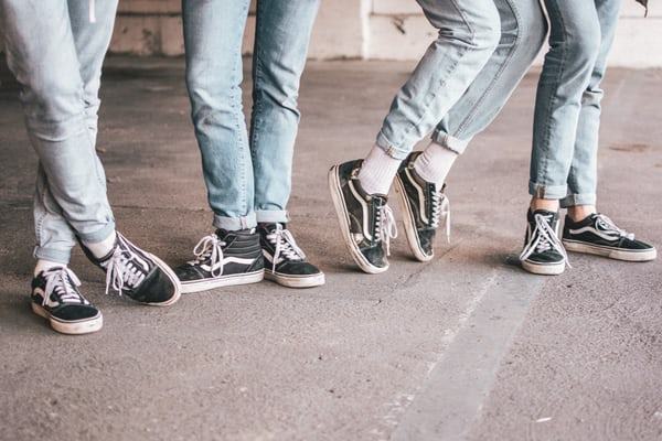 Mode homme 2023 : 3 marques de chaussures tendances pour enfants et parents